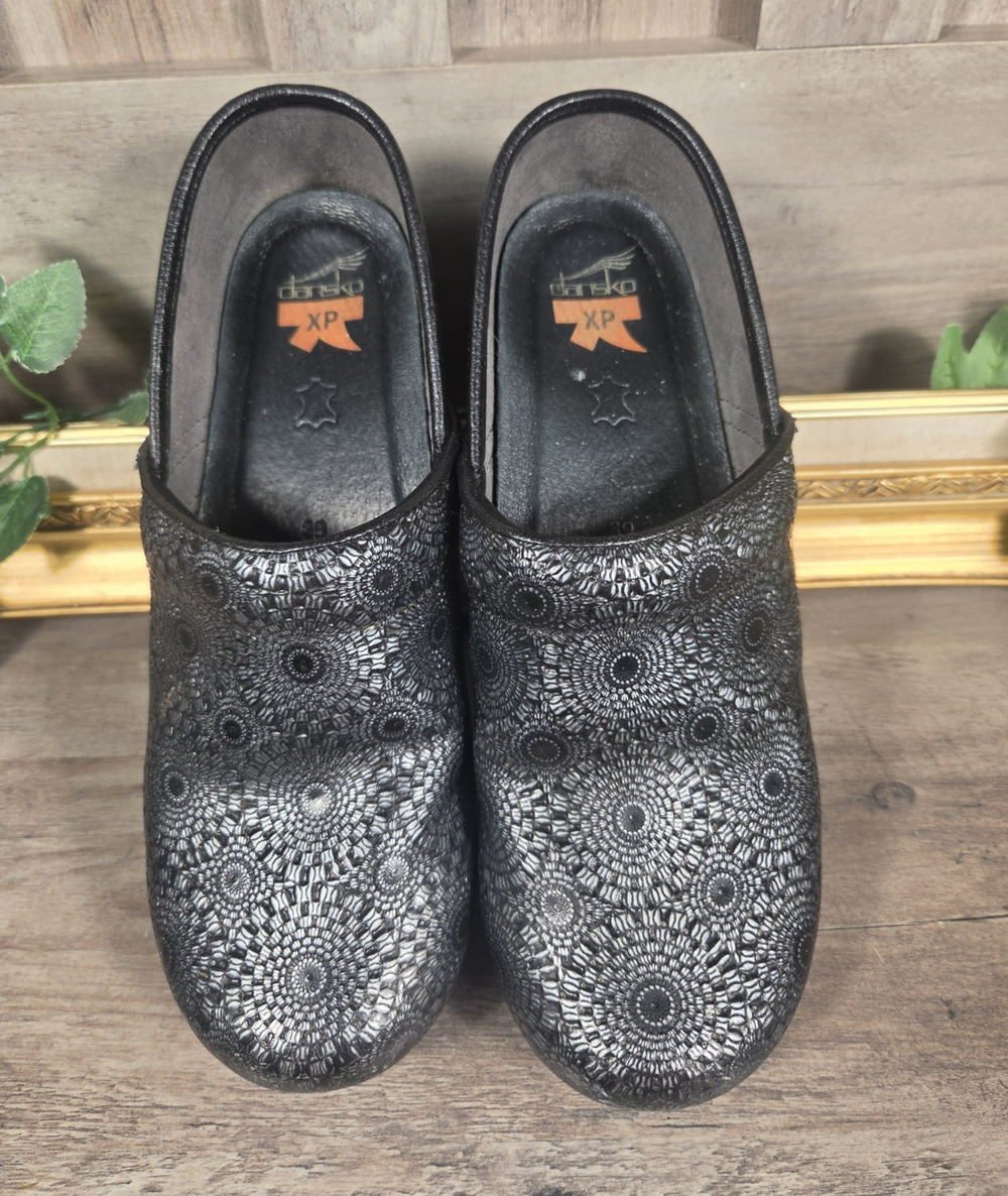 Dansko XP Womens EU 39 US 8.5 9 Black Embossed Floral Professional Nursing Clog